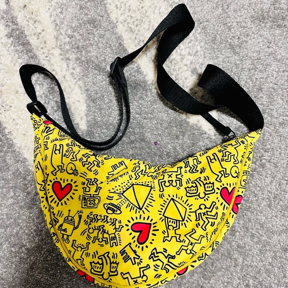 UNIQLO Keith Haring ROUND MINI SHOULDER BAG - Picture 2 of 2